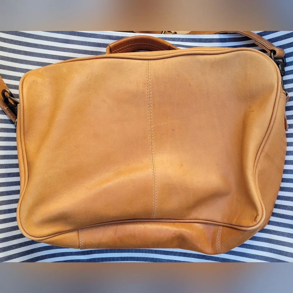 Vintage Nature Company Great Naturalist Collection Tan Leather Messenger Bag